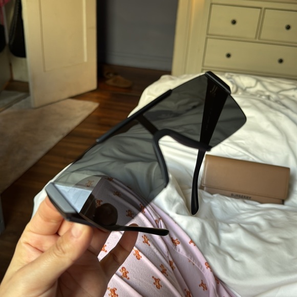 Burberry sunglasses matte black - Picture 5 of 9